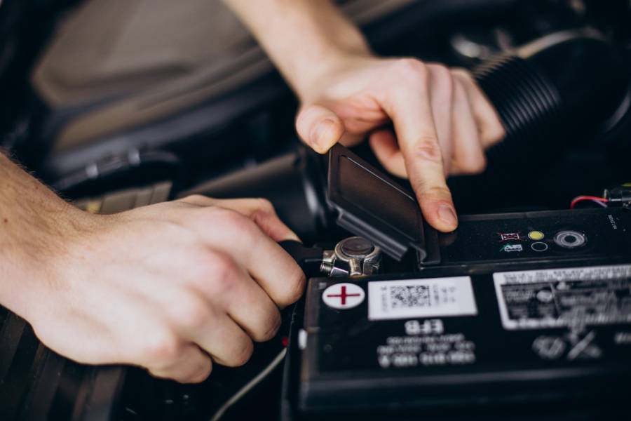 Warm Your Car Batteries During Extreme Cold Weathe