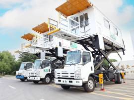 Semi-trailer airport ambulance lift overview